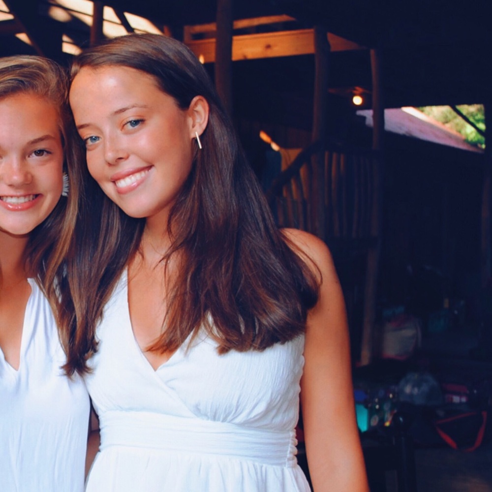 Meet your Posher, Elizabeth